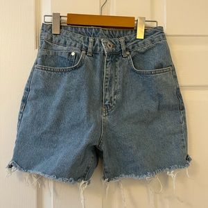 Ragged Jean shorts size 28